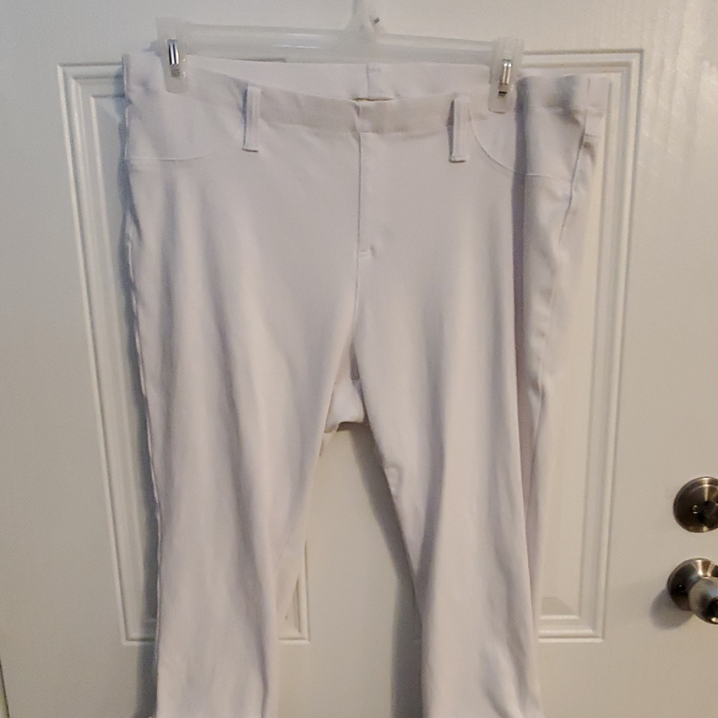 Cuffed White Capris